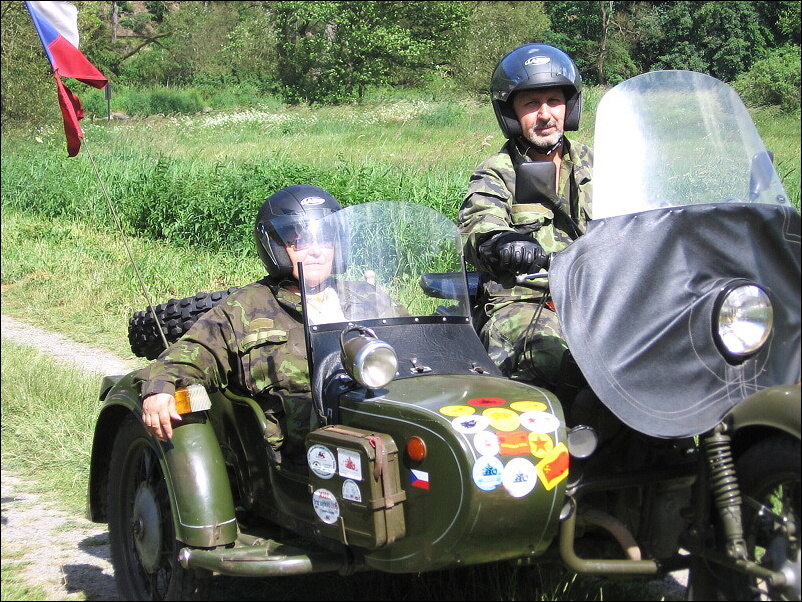 ural-dnepr-veteran-motorky_09.jpg